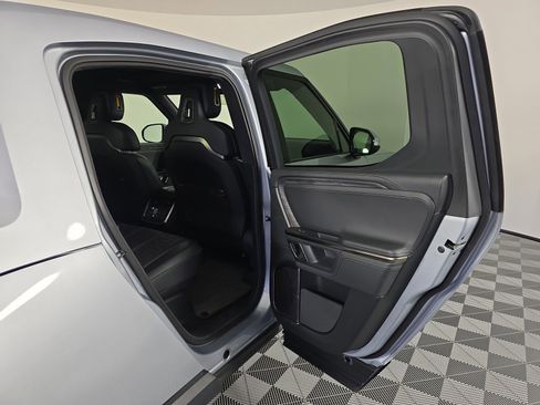 Used 2022 Rivian R1T Adventure AWD/4WD image 19