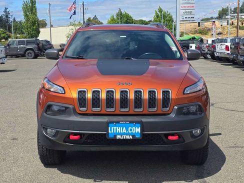 Used 2015 Jeep Cherokee Trailhawk w/ Leather Interior Group AWD/4WD image 8