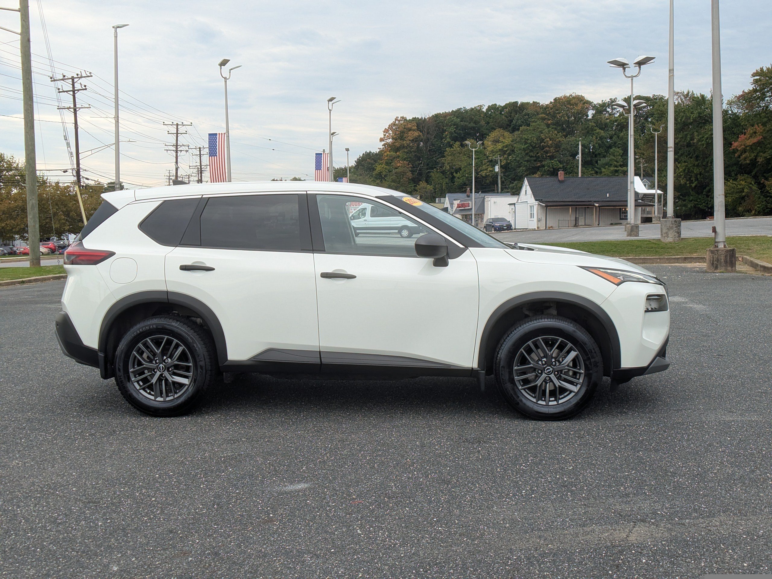 Used 2023 Nissan Rogue S FWD image 10