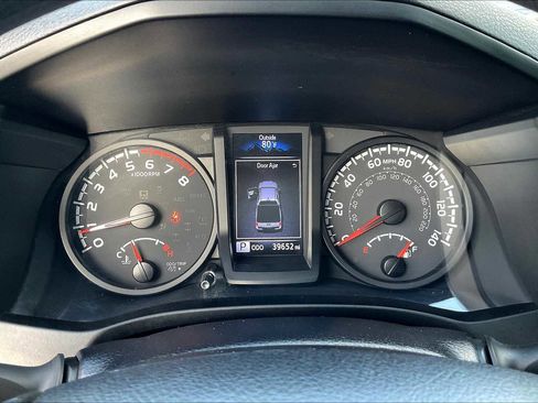 Used 2021 Toyota Tacoma SR w/ SR Convenience Package image 23