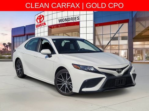 Used 2023 Toyota Camry SE FWD image 1
