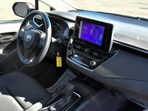 Used 2024 Toyota Corolla LE image 40