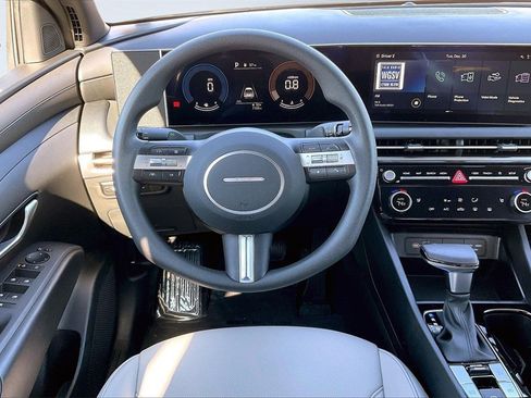 Used 2026 Hyundai Santa Cruz SEL image 5