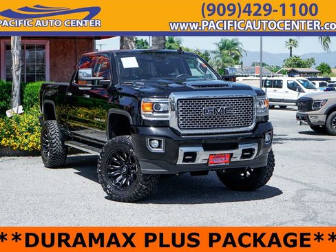 Used 2017 GMC Sierra 2500 Denali w/ Duramax Plus Package AWD/4WD image 1
