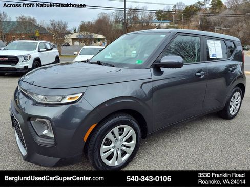 Used 2022 Kia Soul LX image 8