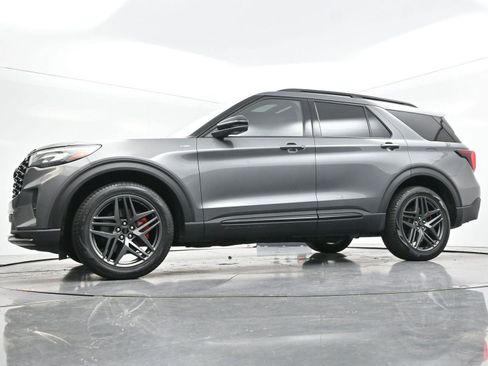 Used 2025 Ford Explorer ST-Line w/ Premium Package image 49