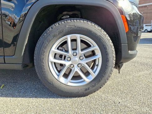 Used 2021 Jeep Grand Cherokee L Laredo w/ Luxury Tech Group I image 9