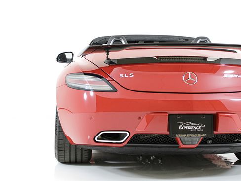 Used 2015 Mercedes-Benz SLS AMG GT Final Edition image 22
