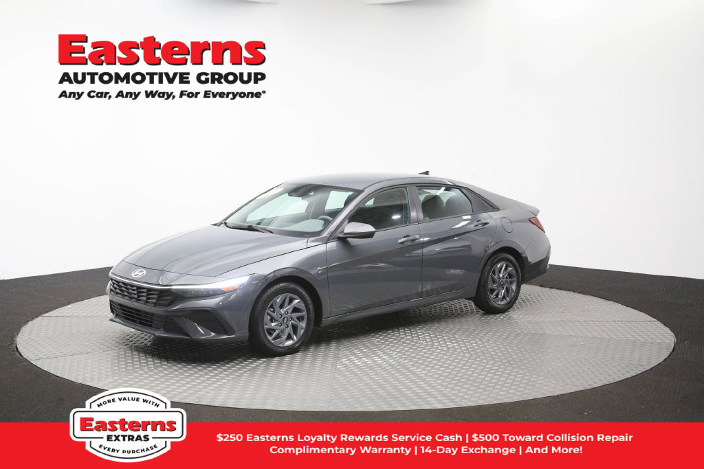 Used 2025 Hyundai Elantra Hybrid FWD image 56