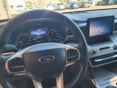 Used 2023 Ford Explorer XLT w/ Equipment Group 202A image 11