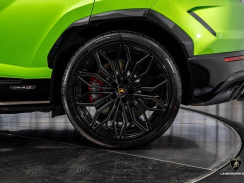 Used 2025 Lamborghini Urus SE image 14