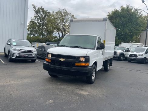 Used 2016 Chevrolet Express 3500 image 25