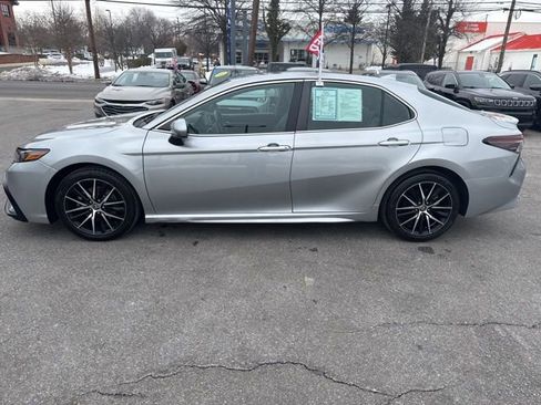 Used 2021 Toyota Camry SE image 24