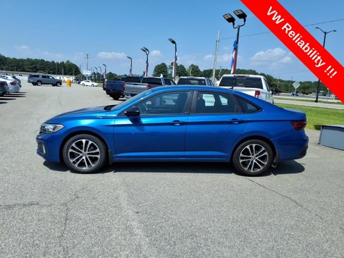 Used 2023 Volkswagen Jetta Sport FWD image 2