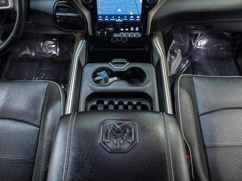Used 2022 RAM 2500 Laramie AWD/4WD image 32