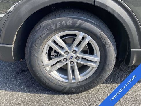 Certified 2022 Ford Explorer XLT RWD image 7