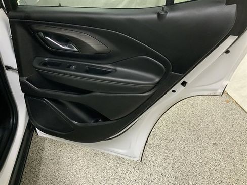 Used 2024 GMC Terrain SLT image 20