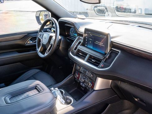 Used 2024 Chevrolet Tahoe Z71 AWD/4WD image 14