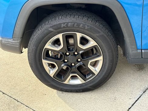 Used 2018 Jeep Compass Trailhawk w/ Popular Equipment Group AWD/4WD image 12