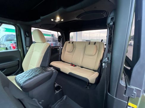 Used 2021 Jeep Wrangler Sport AWD/4WD image 38