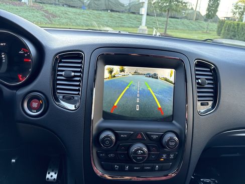 Used 2018 Dodge Durango SRT w/ Technology Group AWD/4WD image 30