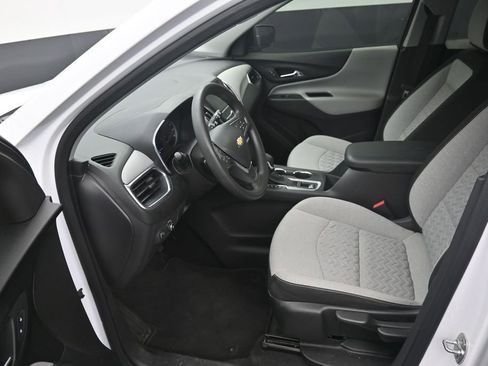 Used 2024 Chevrolet Equinox LS FWD image 10