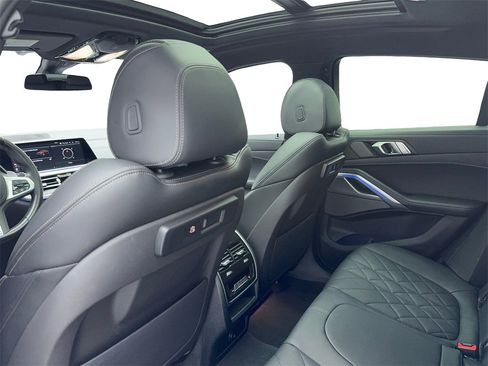 Used 2023 BMW X6 xDrive40i w/ M Sport Package image 41