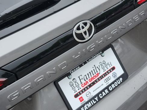 New 2026 Toyota Grand Highlander FWD image 9