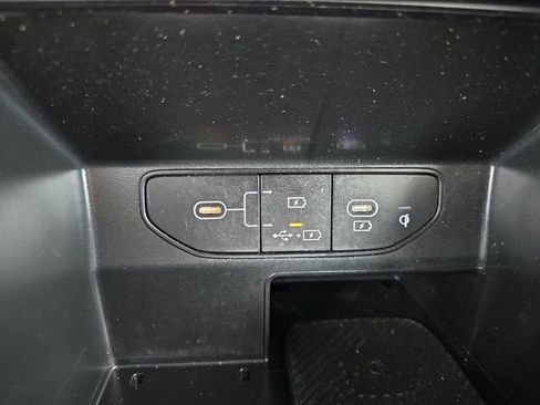 Used 2024 Kia Sorento S FWD image 6