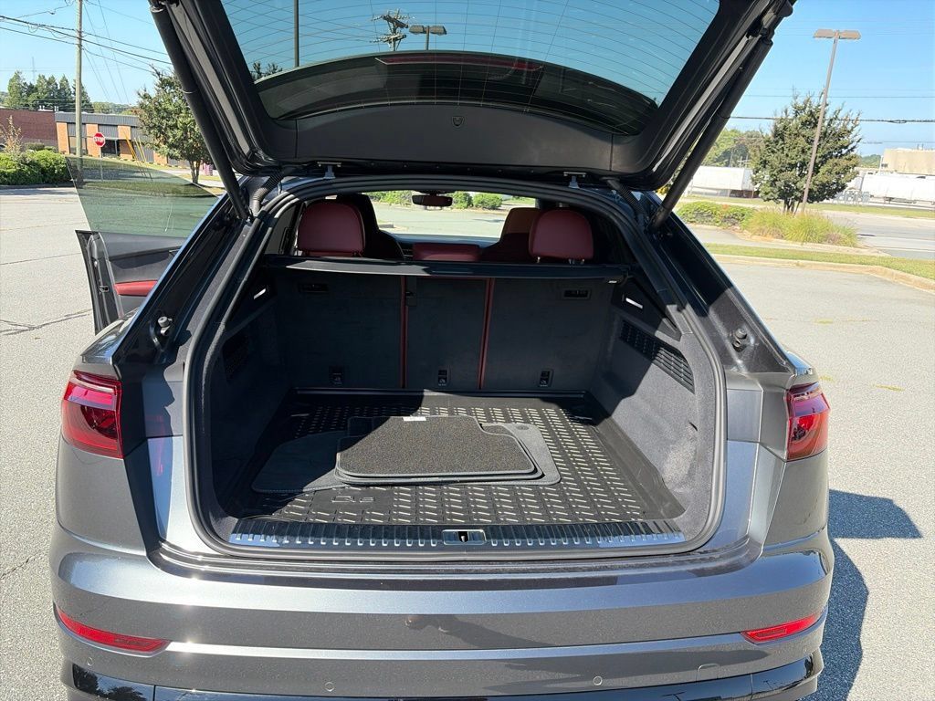 Used 2024 Audi SQ8 Prestige AWD/4WD image 13