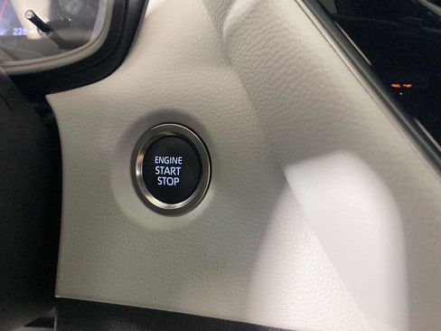 Used 2026 Toyota Corolla SE FWD image 16
