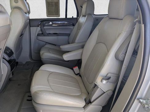 Used 2017 Buick Enclave Leather FWD image 18