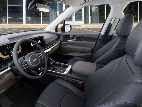 New 2026 Kia Carnival FWD image 17