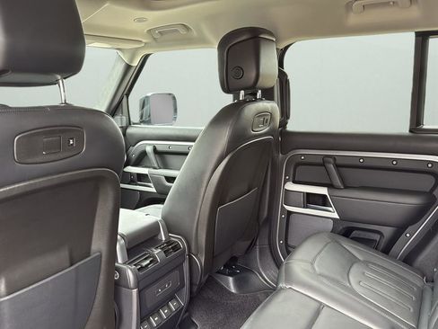 Used 2020 Land Rover Defender 110 First Edition image 28