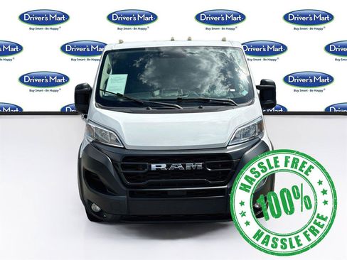 Used 2025 RAM ProMaster 2500 w/ Convenience Group FWD image 2