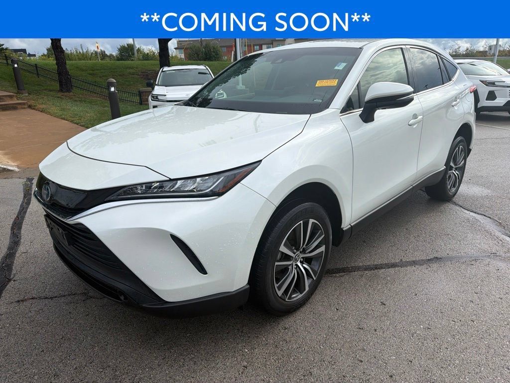 Used 2022 Toyota Venza LE AWD/4WD image 1