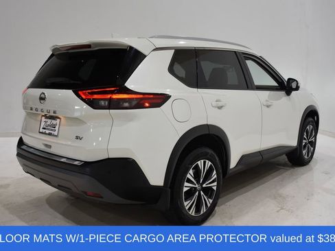 Used 2021 Nissan Rogue SV w/ Premium Package FWD image 4