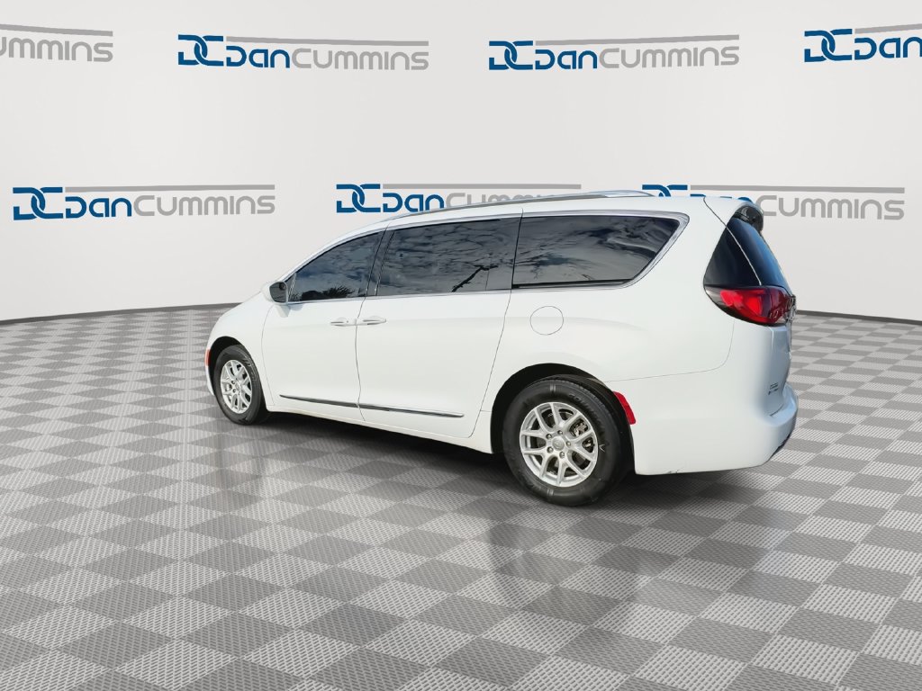 Used 2020 Chrysler Pacifica Touring-L FWD image 6