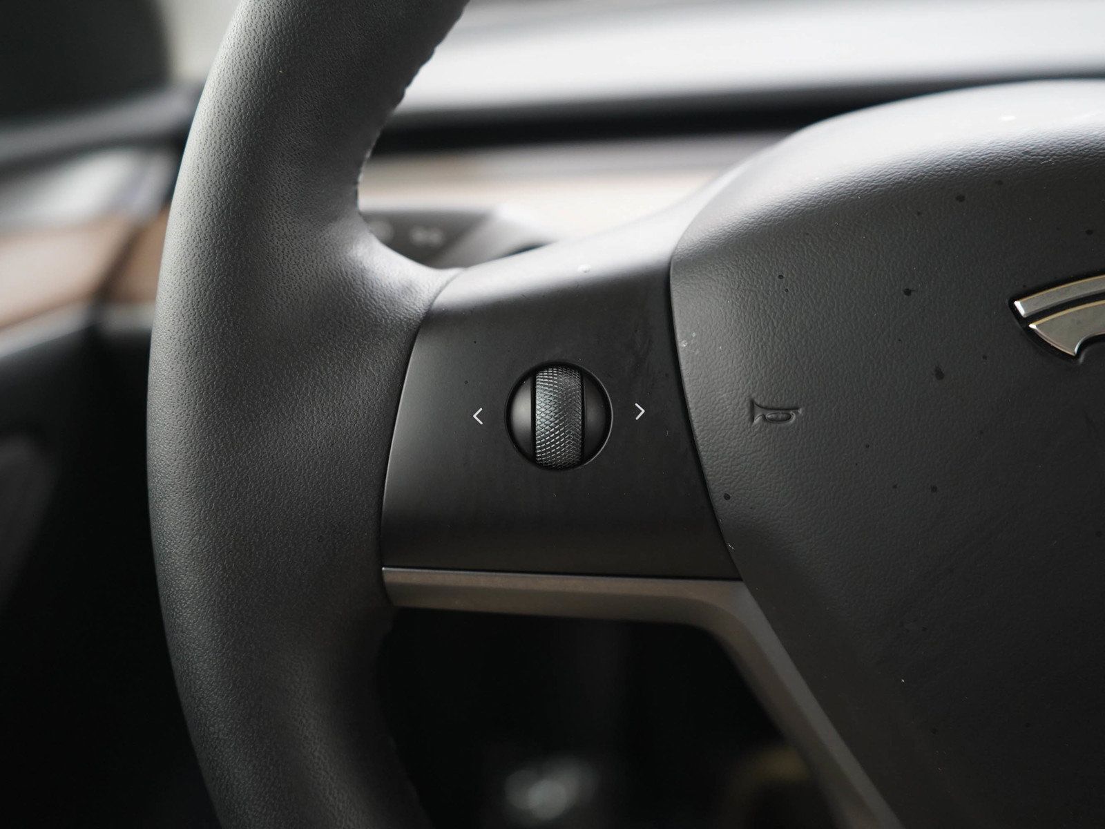 Used 2023 Tesla Model Y Long Range AWD/4WD image 26
