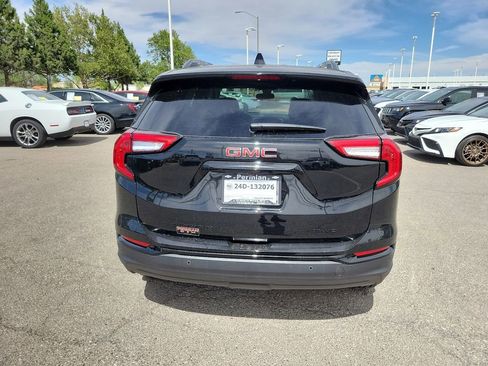 New 2024 GMC Terrain SLT w/ Infotainment Package II AWD/4WD image 9