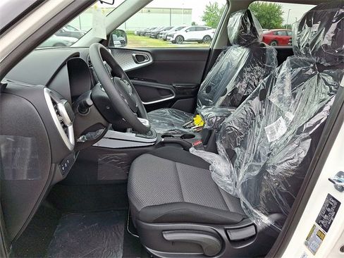 New 2025 Kia Soul LX image 9