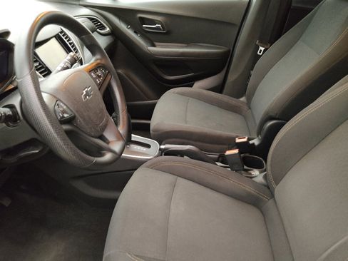 Used 2019 Chevrolet Trax LS w/ Tint and Cruise Package FWD image 17