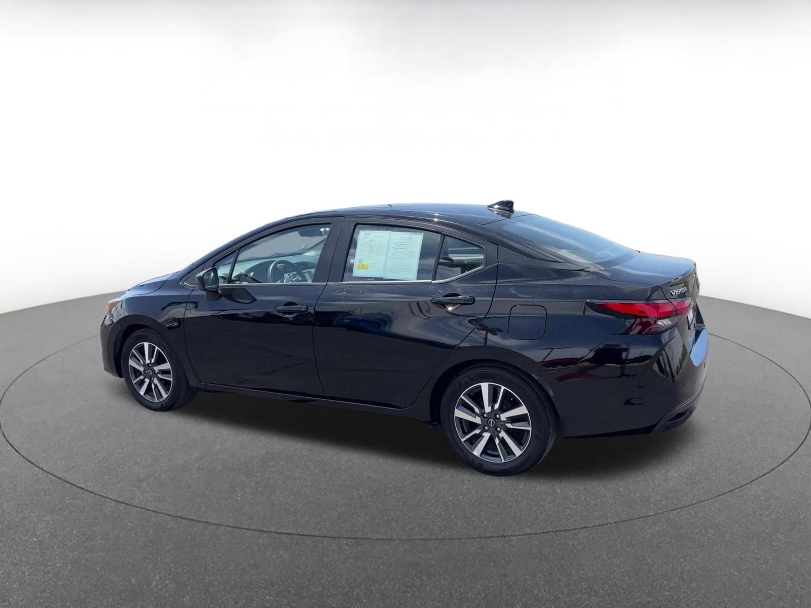 Used 2025 Nissan Versa SV FWD image 9