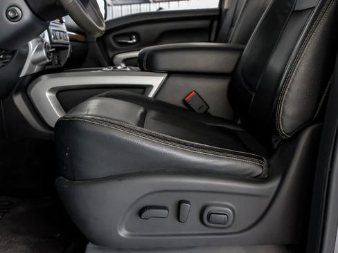 Used 2017 Nissan Titan SL AWD/4WD image 30