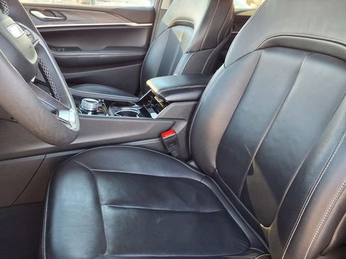 Used 2022 Jeep Grand Cherokee Limited 4xe image 3