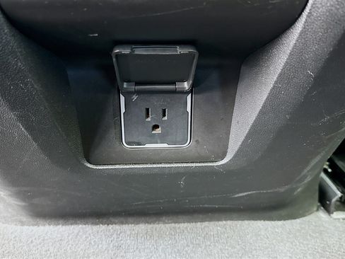 Used 2023 Chevrolet Suburban LT RWD image 16