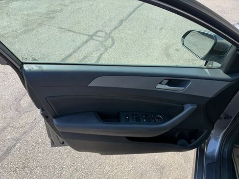 Used 2019 Hyundai Sonata SEL w/ Tech Package 02 FWD image 13