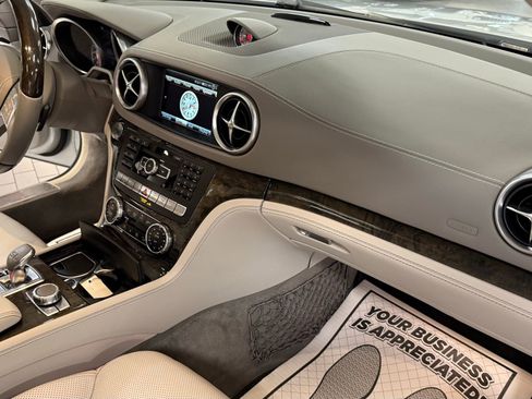 Used 2016 Mercedes-Benz SL 400 w/ Premium I Package image 28