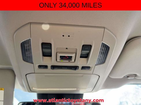 Used 2021 Toyota Highlander XLE AWD/4WD image 33