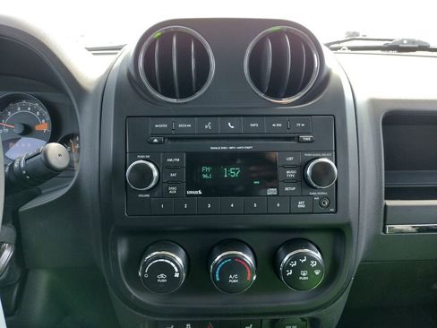 Used 2017 Jeep Patriot High Altitude image 24